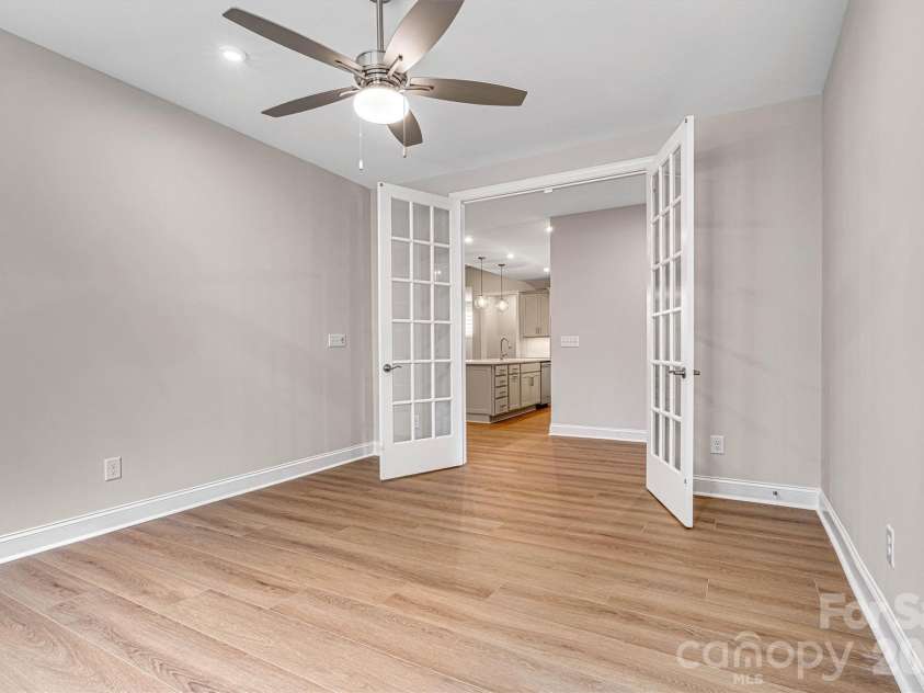 13409 Cozy Court, Charlotte, NC 28215.  MLS# CAR4366404, YatesRealty ID 19951. 