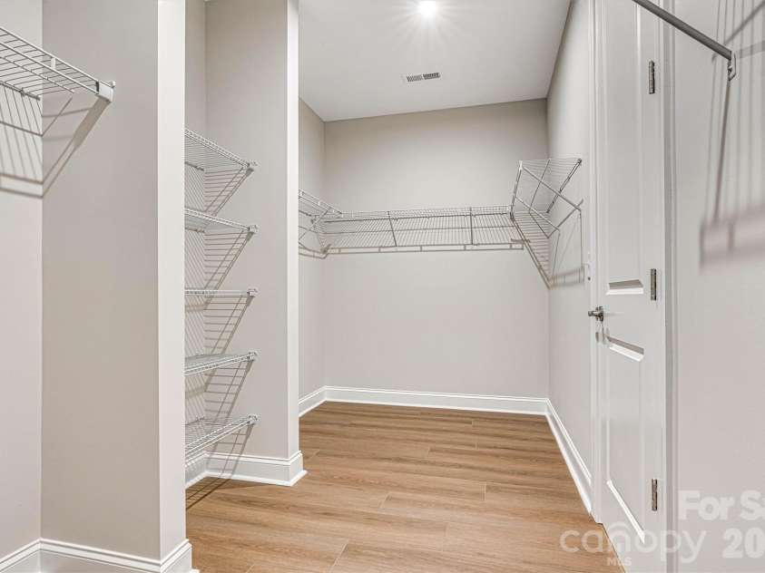 13409 Cozy Court, Charlotte, NC 28215.  MLS# CAR4366404, YatesRealty ID 19951. 