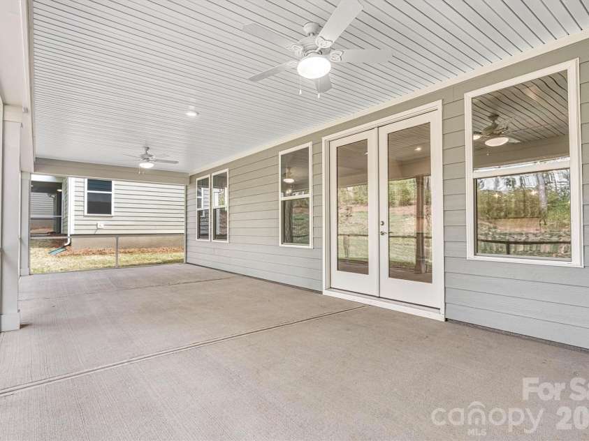 13409 Cozy Court, Charlotte, NC 28215.  MLS# CAR4366404, YatesRealty ID 19951. 
