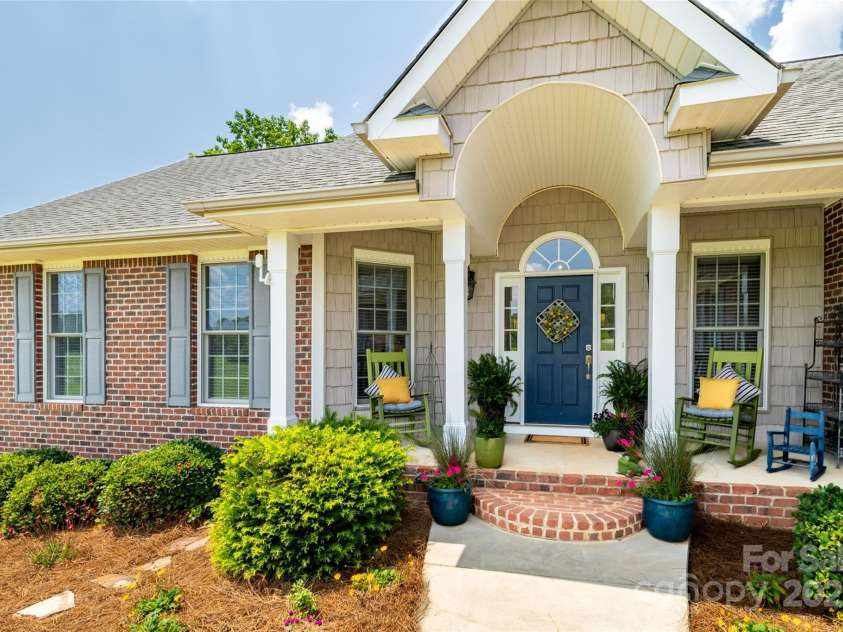 133 Upland Drive, Statesville, NC 28625.  MLS# CAR4266606, YatesRealty ID 19952. 