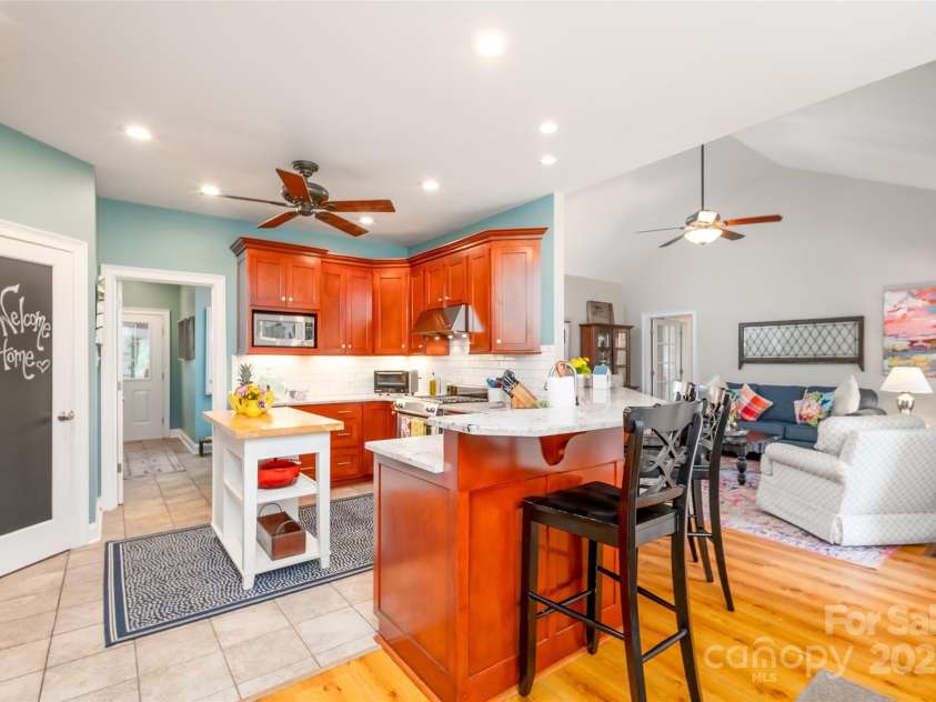 133 Upland Drive, Statesville, NC 28625.  MLS# CAR4266606, YatesRealty ID 19952. 