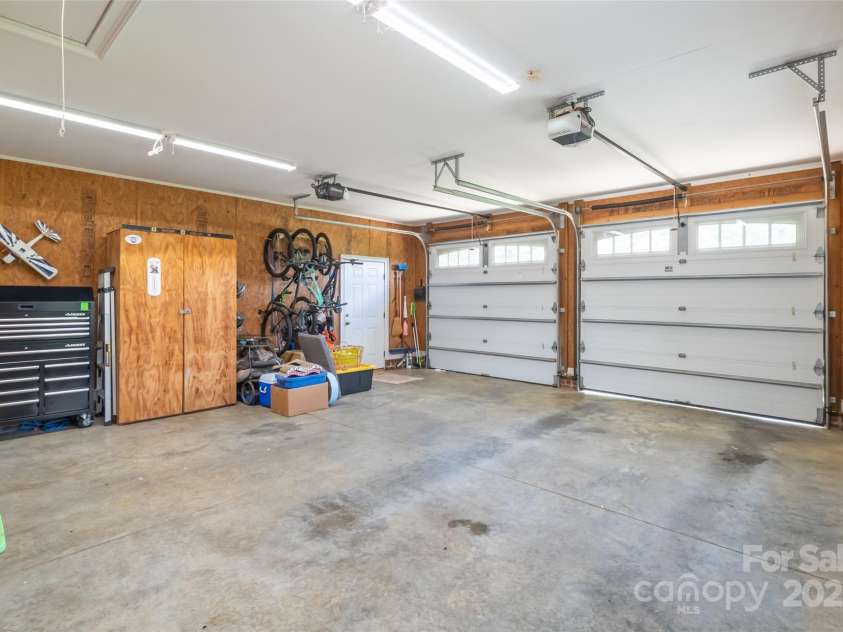 133 Upland Drive, Statesville, NC 28625.  MLS# CAR4266606, YatesRealty ID 19952. 