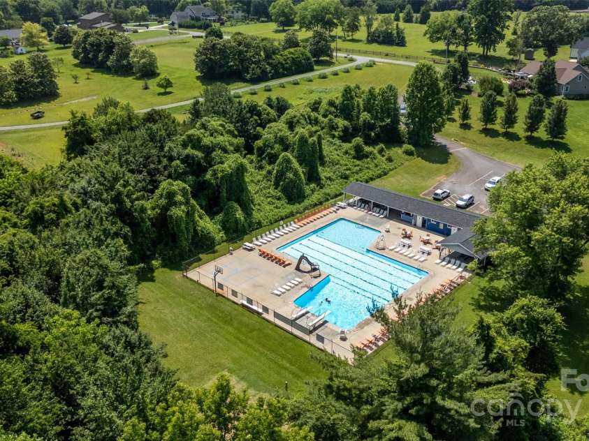 133 Upland Drive, Statesville, NC 28625.  MLS# CAR4266606, YatesRealty ID 19952. 