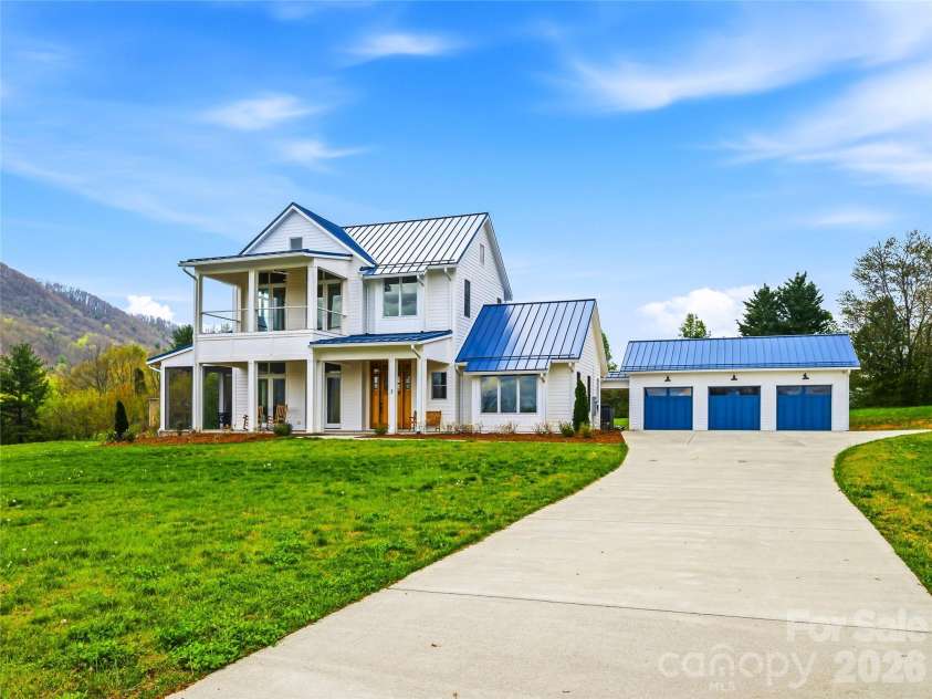 5 Sweetgrass Lane, Fletcher, NC 28732.  MLS# CAR4367316, YatesRealty ID 19953. 