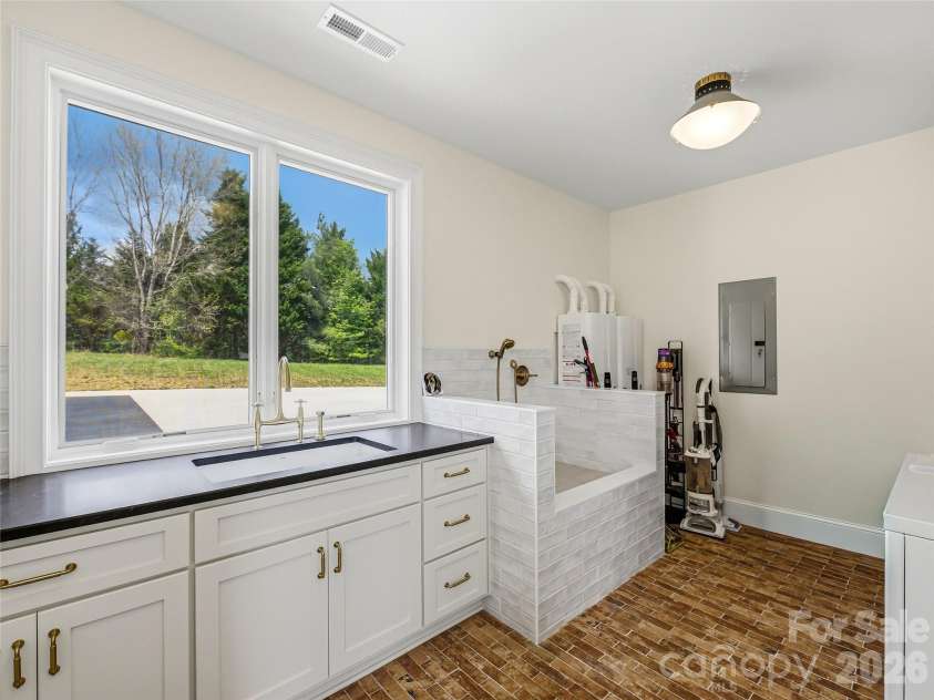 5 Sweetgrass Lane, Fletcher, NC 28732.  MLS# CAR4367316, YatesRealty ID 19953. 
