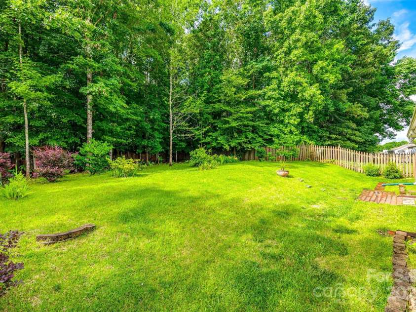 1520 Deer Forest Drive, Fort Mill, SC 29707.  MLS# CAR4268850, YatesRealty ID 19954. 