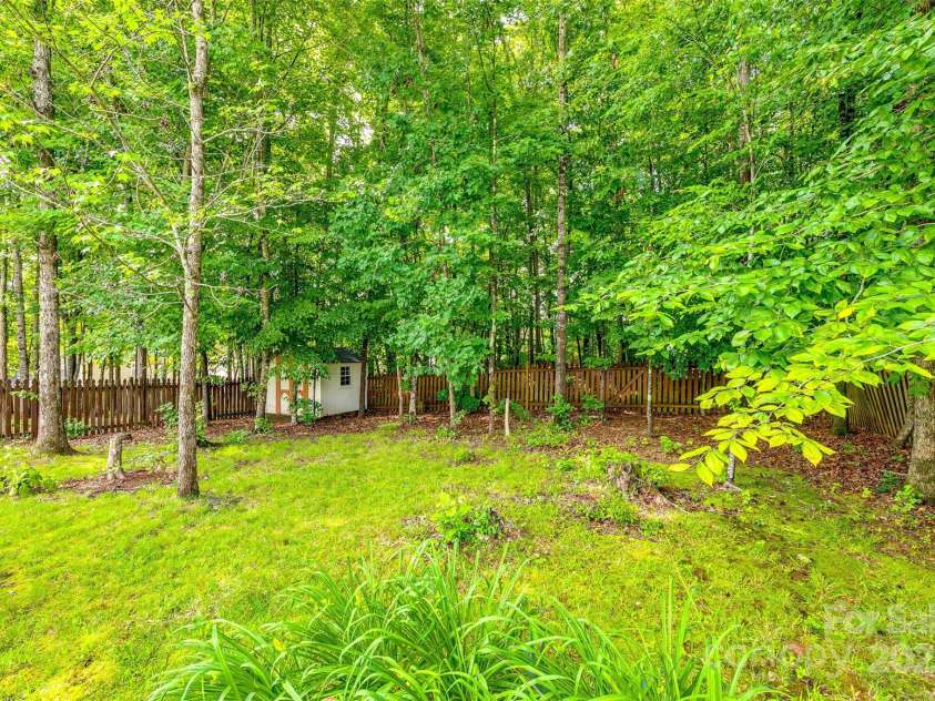 1520 Deer Forest Drive, Fort Mill, SC 29707.  MLS# CAR4268850, YatesRealty ID 19954. 