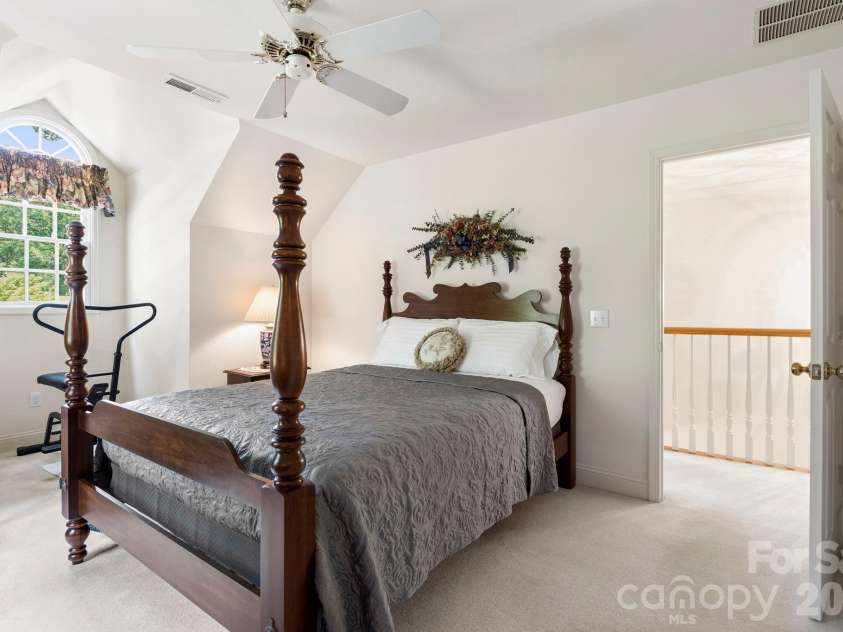 17 Crooked Oak Court, Hendersonville, NC 28791.  MLS# CAR4373323, YatesRealty ID 19954. 