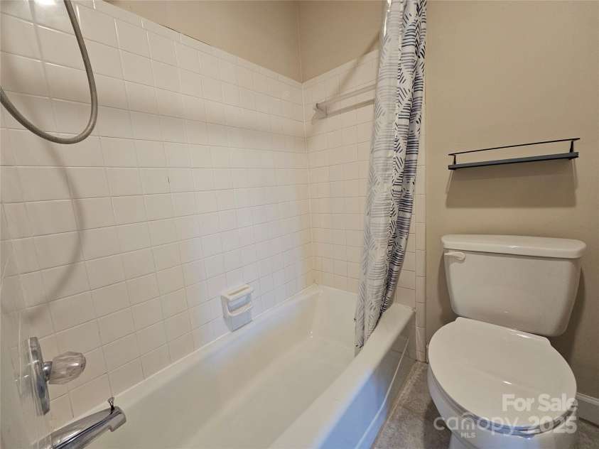 8225 Pineville Matthews Road, Charlotte, NC 28226.  MLS# CAR4217928, YatesRealty ID 19955. 