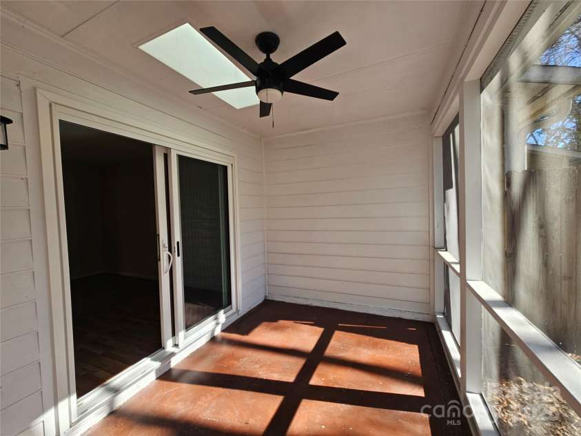 8225 Pineville Matthews Road, Charlotte, NC 28226.  MLS# CAR4217928, YatesRealty ID 19955. 