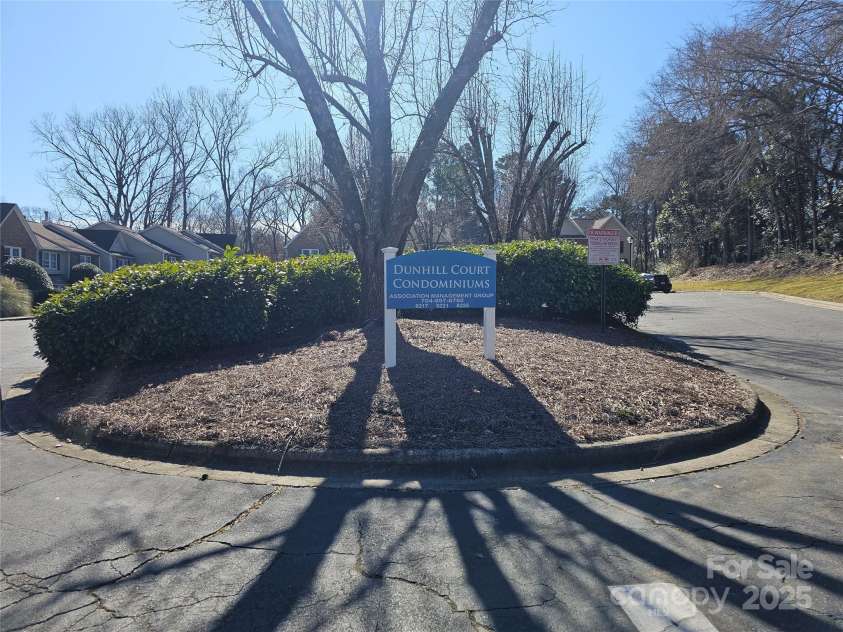 8225 Pineville Matthews Road, Charlotte, NC 28226.  MLS# CAR4217928, YatesRealty ID 19955. 