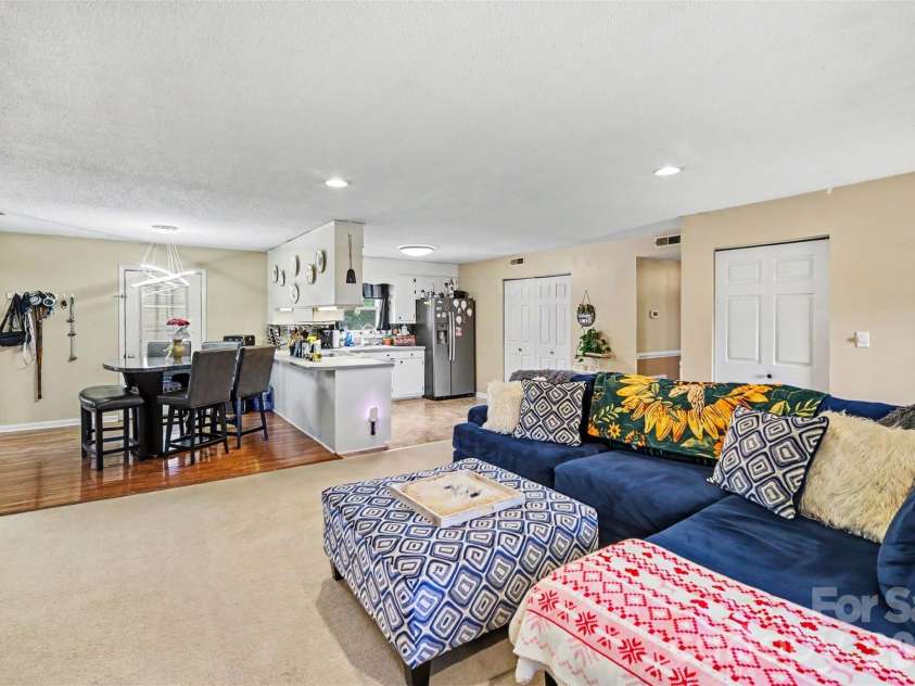 888 Sunbeam Drive, Lincolnton, NC 28092.  MLS# CAR4376118, YatesRealty ID 19955. 