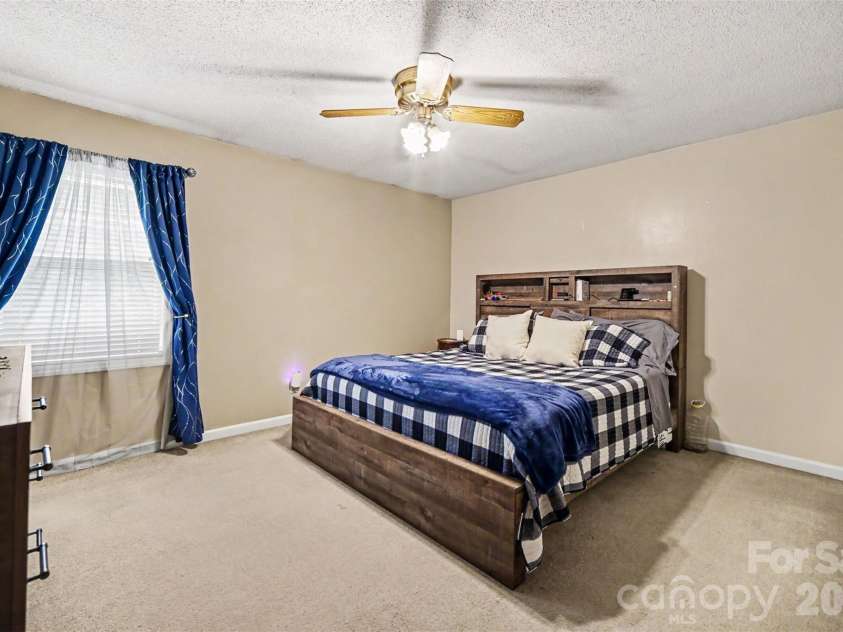 888 Sunbeam Drive, Lincolnton, NC 28092.  MLS# CAR4376118, YatesRealty ID 19955. 