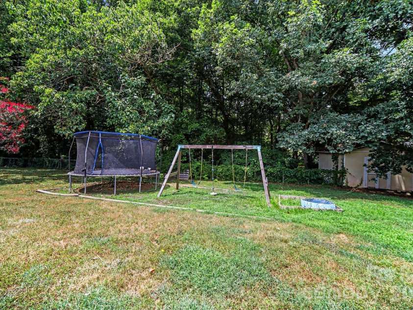 888 Sunbeam Drive, Lincolnton, NC 28092.  MLS# CAR4376118, YatesRealty ID 19955. 