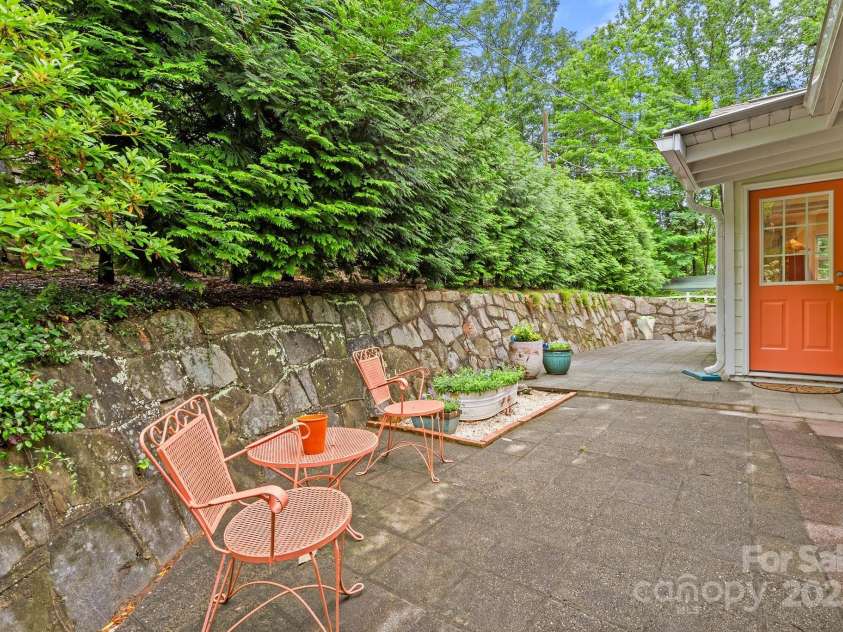 160 Hidden Hill Road, Tryon, NC 28782.  MLS# CAR4259798, YatesRealty ID 19956. 