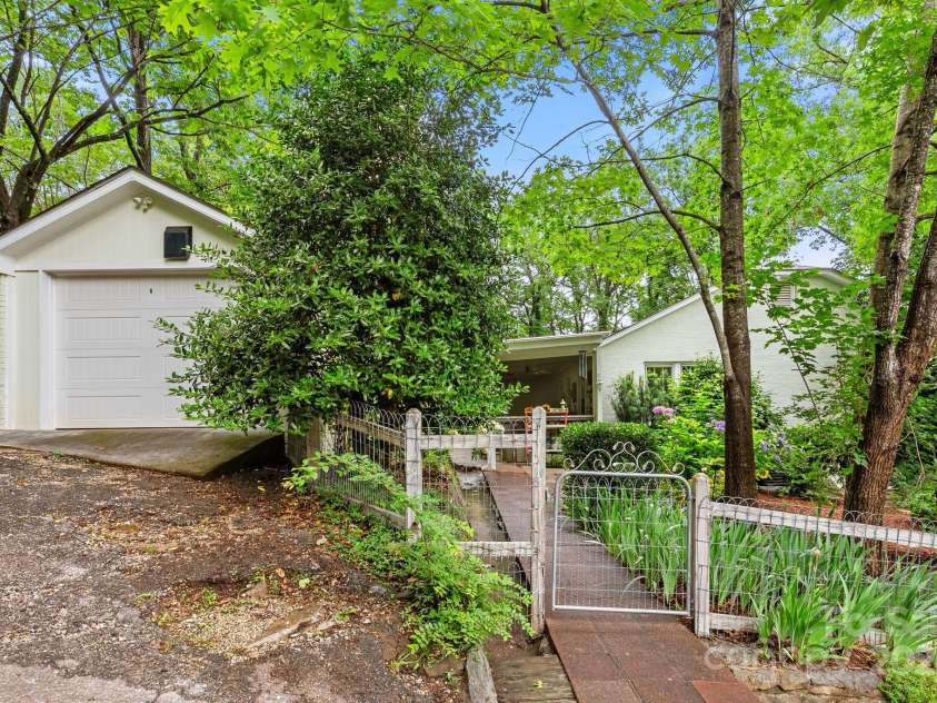 160 Hidden Hill Road, Tryon, NC 28782.  MLS# CAR4259798, YatesRealty ID 19956. 