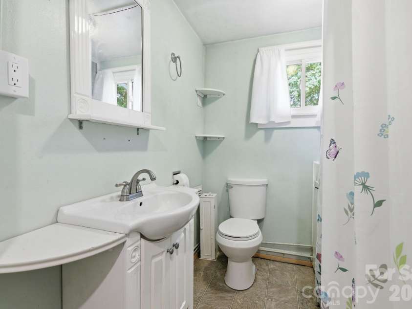 5054 Sugar Hill Road, Marion, NC 28752.  MLS# CAR4359799, YatesRealty ID 19956. Bathroom
