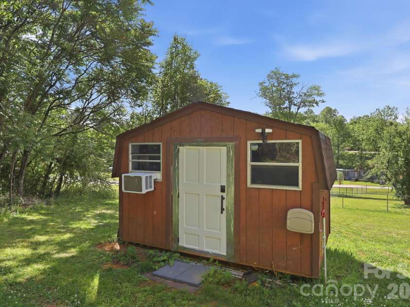 5054 Sugar Hill Road, Marion, NC 28752.  MLS# CAR4359799, YatesRealty ID 19956. Detached Office