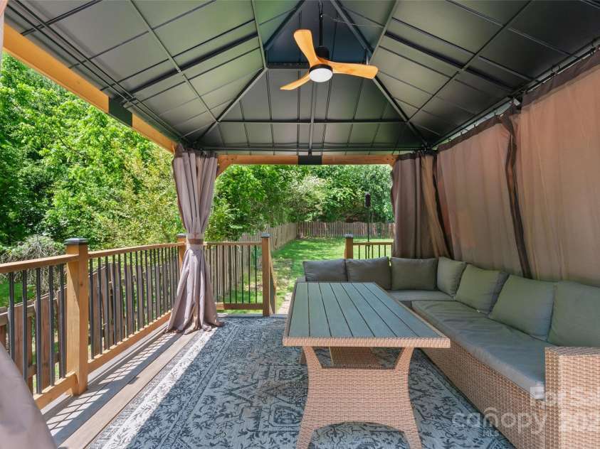 8 Secrest Drive, Arden, NC 28704.  MLS# CAR4257662, YatesRealty ID 19957. 