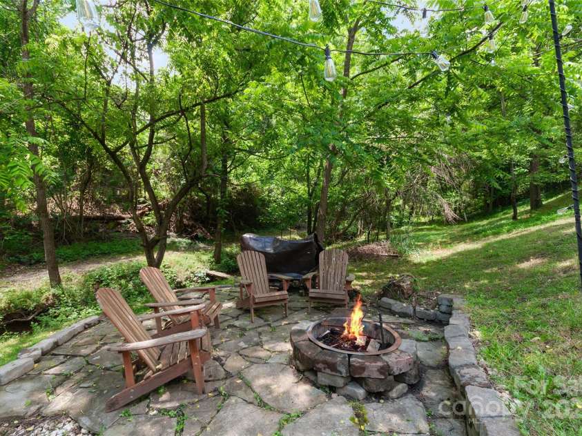 8 Secrest Drive, Arden, NC 28704.  MLS# CAR4257662, YatesRealty ID 19957. 