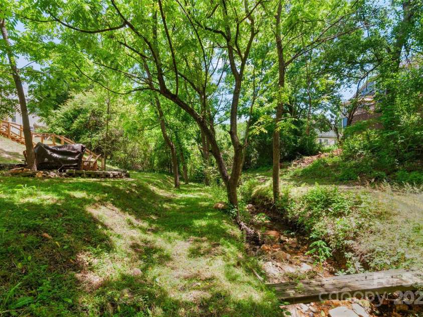 8 Secrest Drive, Arden, NC 28704.  MLS# CAR4257662, YatesRealty ID 19957. 