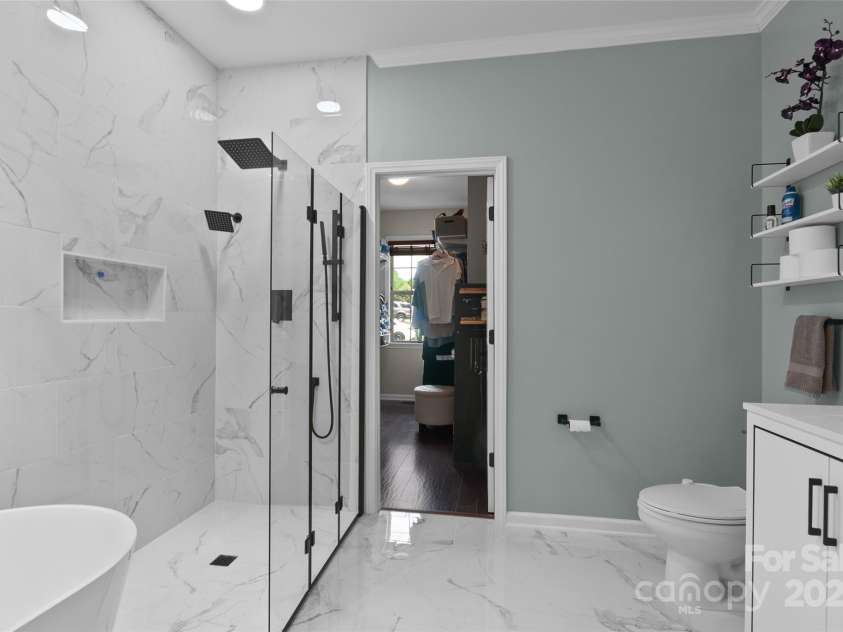 8 Secrest Drive, Arden, NC 28704.  MLS# CAR4257662, YatesRealty ID 19957. 