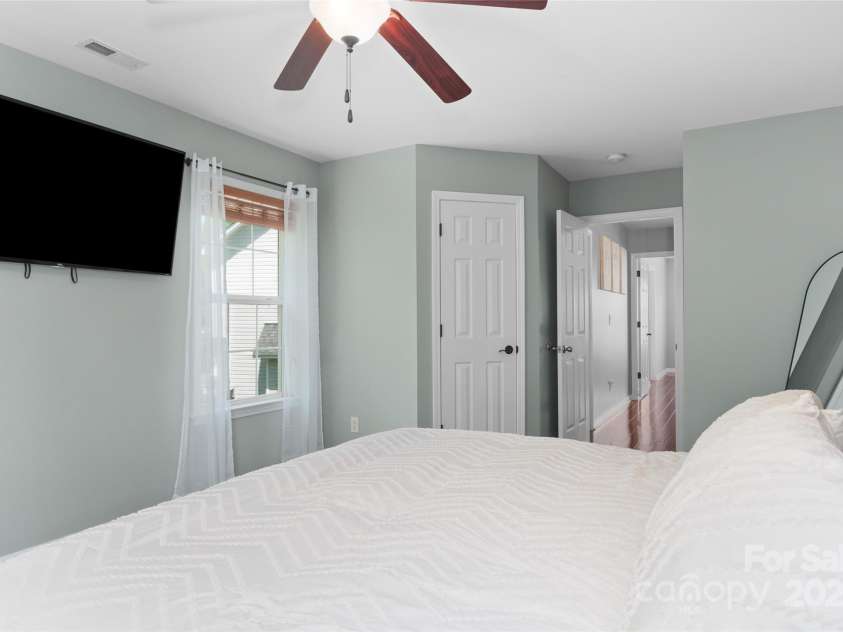 8 Secrest Drive, Arden, NC 28704.  MLS# CAR4257662, YatesRealty ID 19957. 