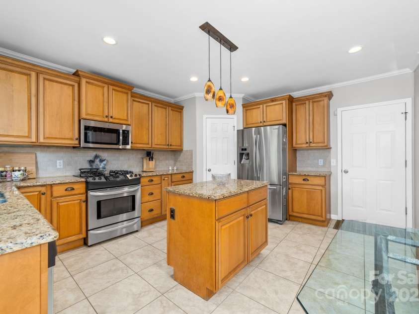 12712 Hollyhock Lane, Huntersville, NC 28078.  MLS# CAR4267293, YatesRealty ID 19958. 