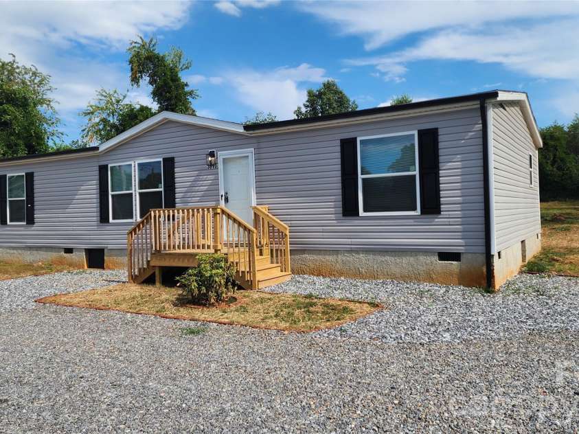 3613 Jamestown Road, Morganton, NC 28655.  MLS# CAR4337573, YatesRealty ID 19958. 