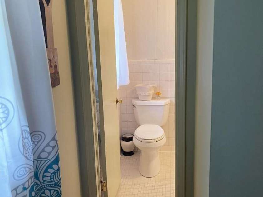 3236 Debbie Drive, Hendersonville, NC 28791.  MLS# CAR4254264, YatesRealty ID 19959. 