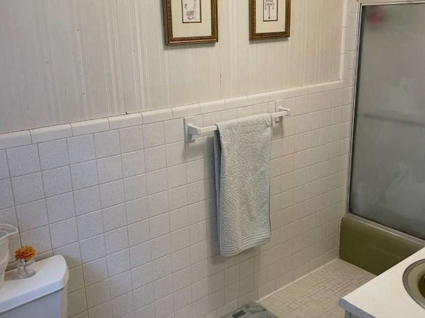 3236 Debbie Drive, Hendersonville, NC 28791.  MLS# CAR4254264, YatesRealty ID 19959. 