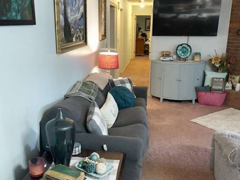 3236 Debbie Drive, Hendersonville, NC 28791.  MLS# CAR4254264, YatesRealty ID 19959. 