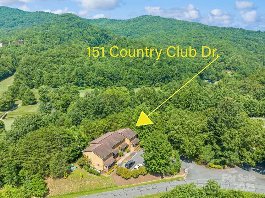 151 Country Club Drive, Whittier, NC 28789.  MLS# CAR4279550, YatesRealty ID 1996. 