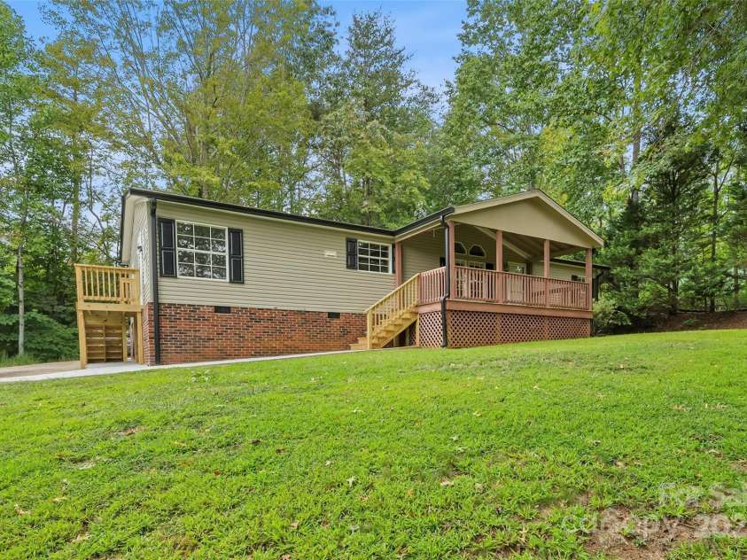 89 Brookwood Drive, Marion, NC 28752.  MLS# CAR4300561, YatesRealty ID 1996. 