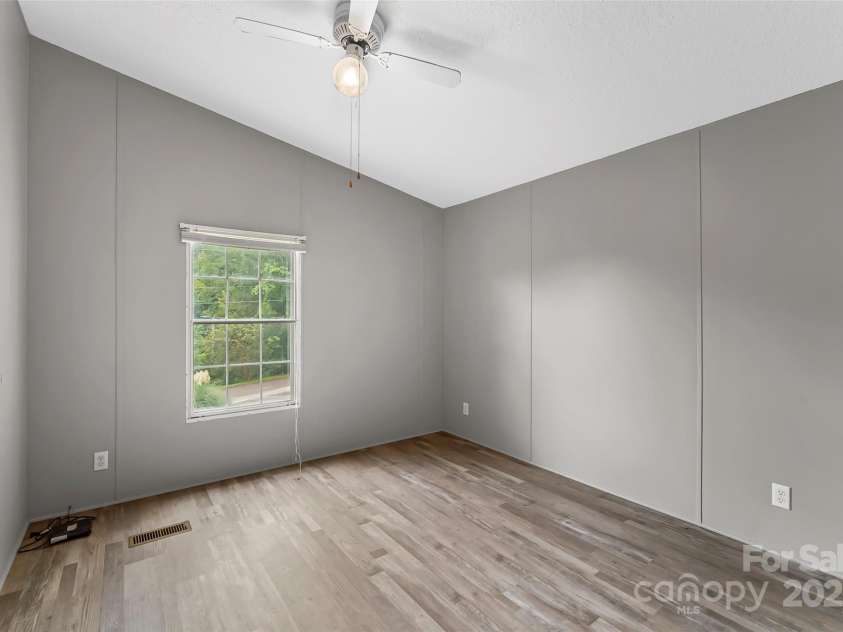 89 Brookwood Drive, Marion, NC 28752.  MLS# CAR4300561, YatesRealty ID 1996. 