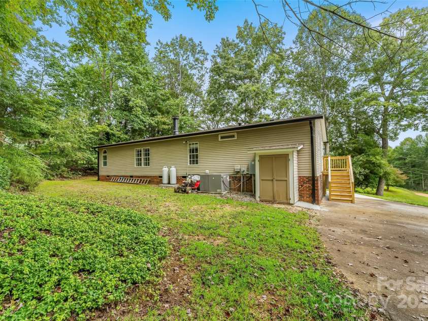 89 Brookwood Drive, Marion, NC 28752.  MLS# CAR4300561, YatesRealty ID 1996. 