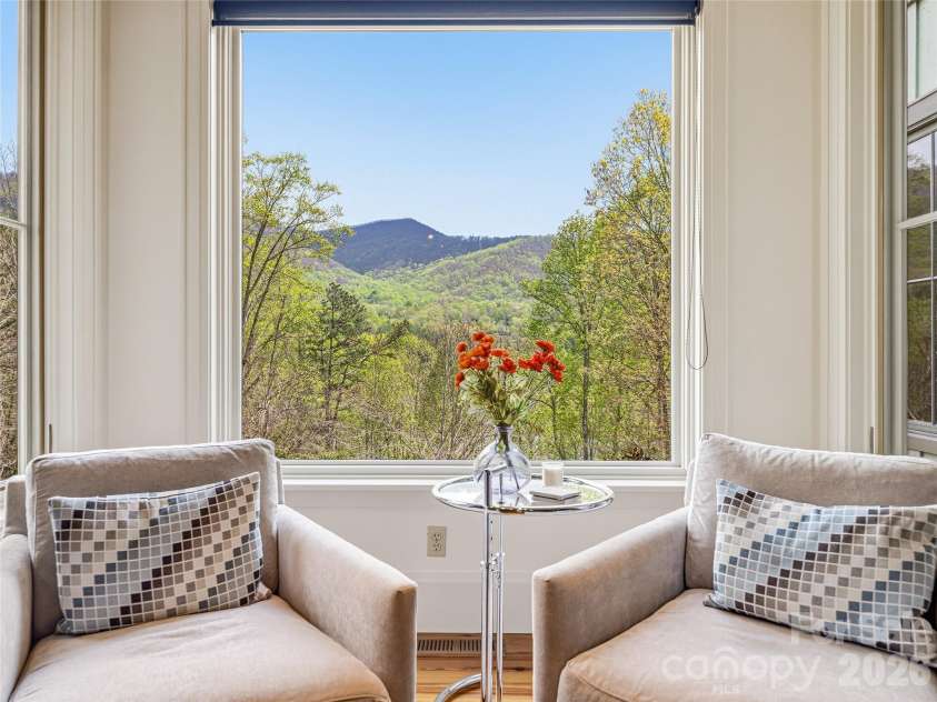 39 Ox bow Crossing, Weaverville, NC 28787.  MLS# CAR4299156, YatesRealty ID 19960. 