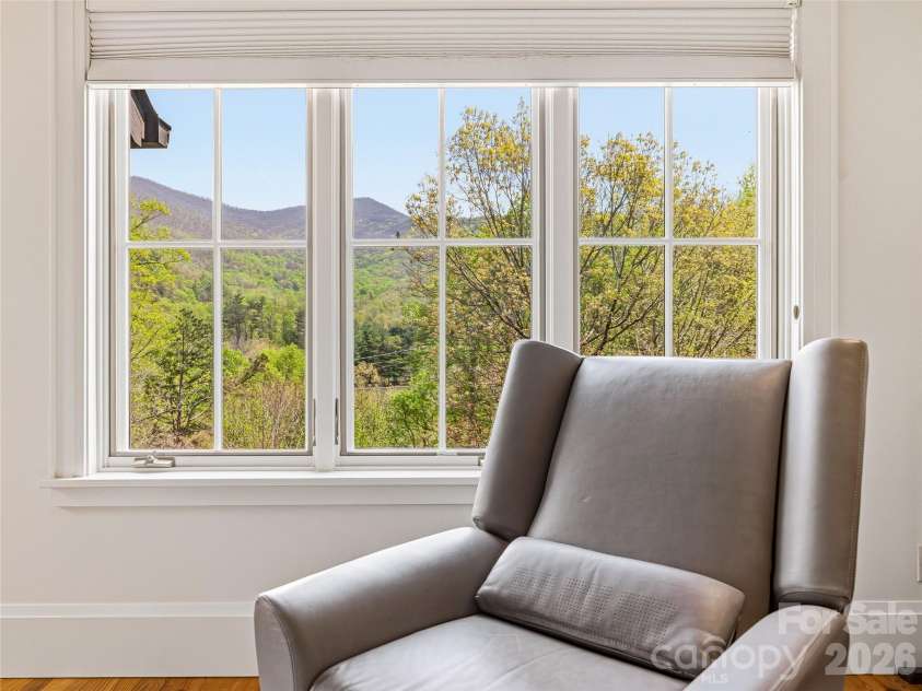 39 Ox bow Crossing, Weaverville, NC 28787.  MLS# CAR4299156, YatesRealty ID 19960. 