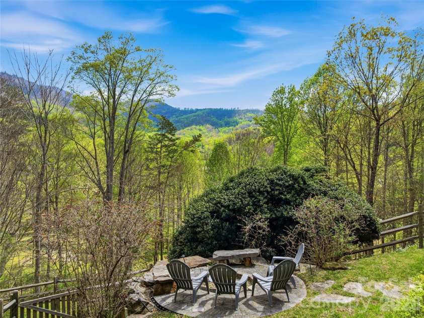 39 Ox bow Crossing, Weaverville, NC 28787.  MLS# CAR4299156, YatesRealty ID 19960. 
