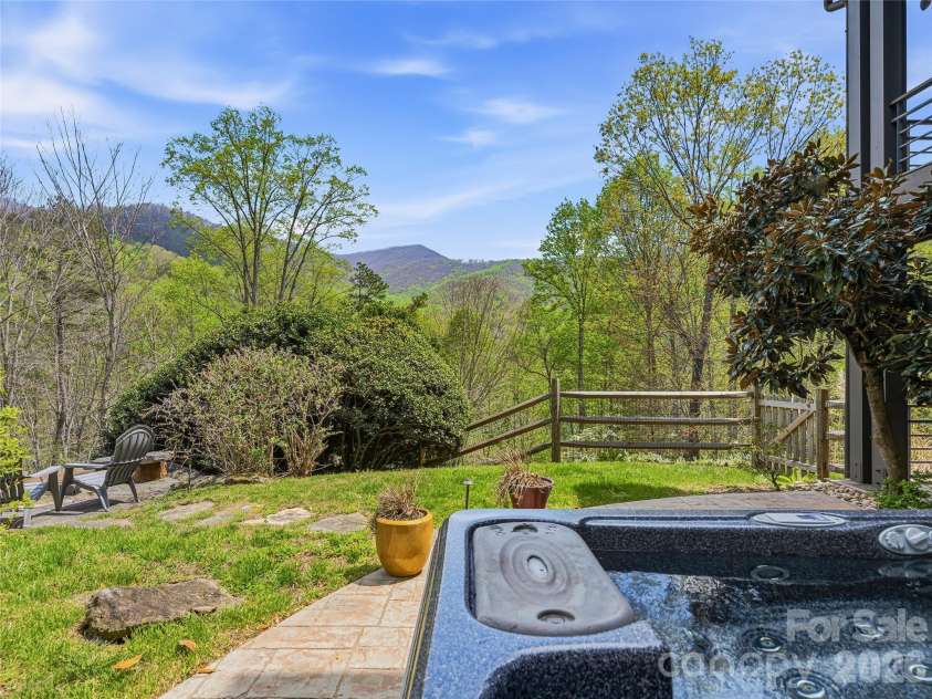 39 Ox bow Crossing, Weaverville, NC 28787.  MLS# CAR4299156, YatesRealty ID 19960. 