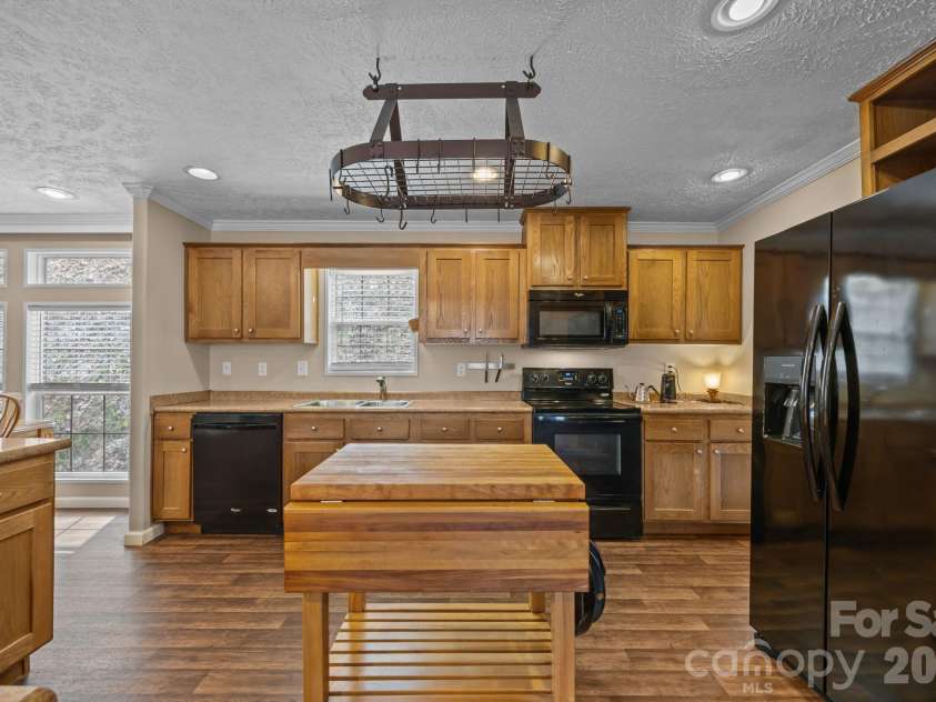 193 Tipstill Cove, Waynesville, NC 28786.  MLS# CAR4349048, YatesRealty ID 19961. 