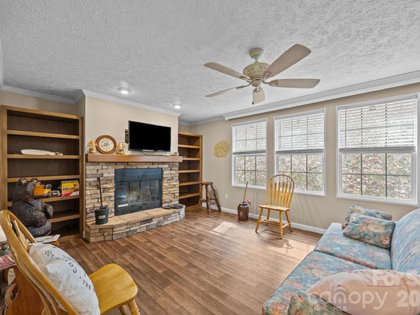 193 Tipstill Cove, Waynesville, NC 28786.  MLS# CAR4349048, YatesRealty ID 19961. 