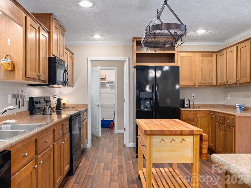 193 Tipstill Cove, Waynesville, NC 28786.  MLS# CAR4399503, YatesRealty ID 19961. 