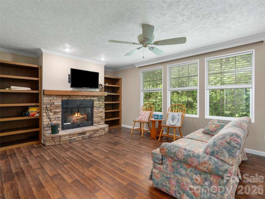 193 Tipstill Cove, Waynesville, NC 28786.  MLS# CAR4399503, YatesRealty ID 19961. 