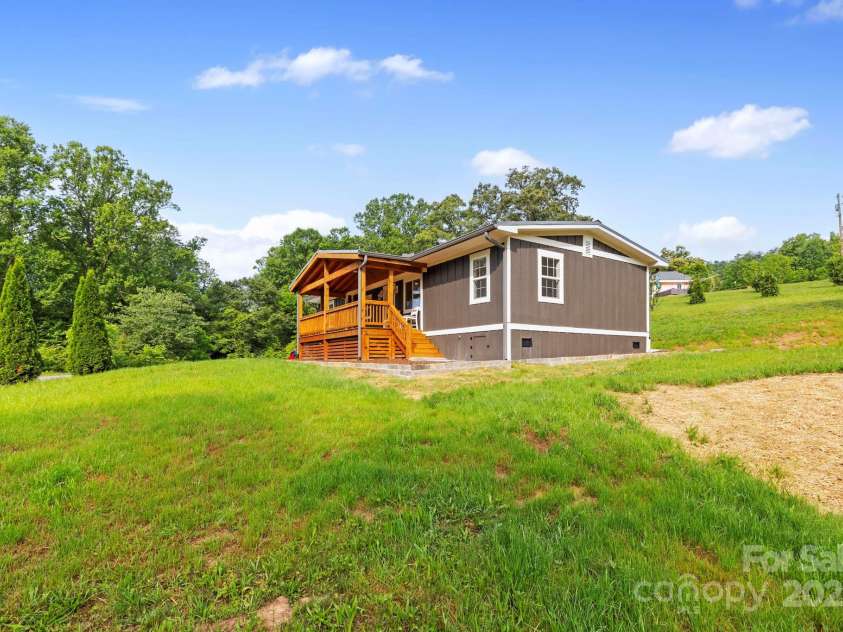 431 Pole Miller Extension, Brevard, NC 28712.  MLS# CAR4269813, YatesRealty ID 19961. 