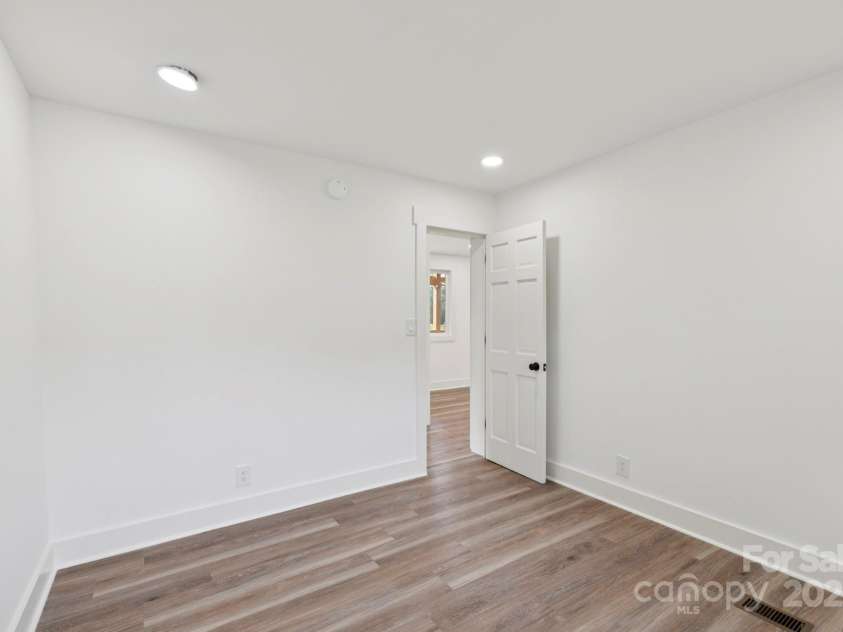 431 Pole Miller Extension, Brevard, NC 28712.  MLS# CAR4269813, YatesRealty ID 19961. 