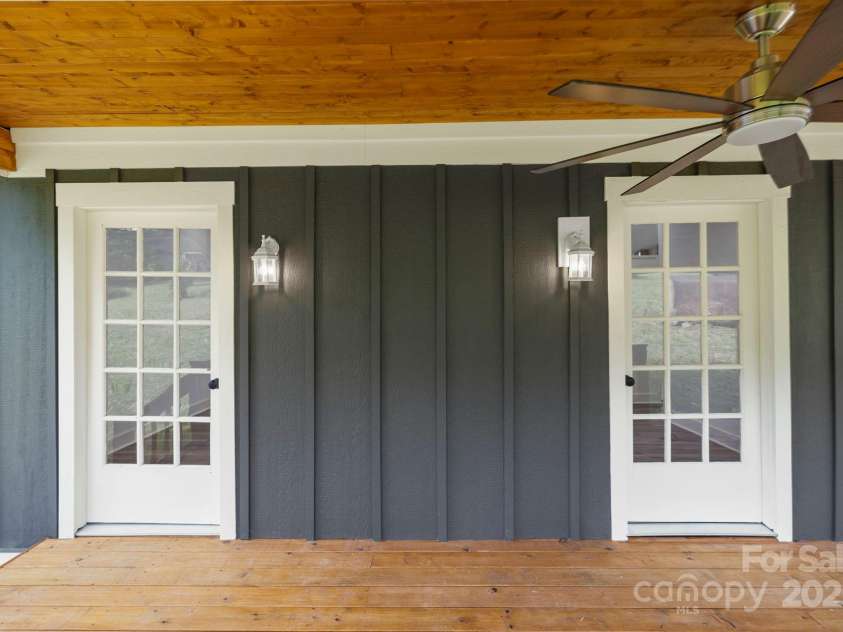 431 Pole Miller Extension, Brevard, NC 28712.  MLS# CAR4269813, YatesRealty ID 19961. 