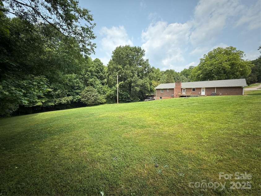 117 Lincoln Village Drive, Statesville, NC 28677.  MLS# CAR4266016, YatesRealty ID 19962. 