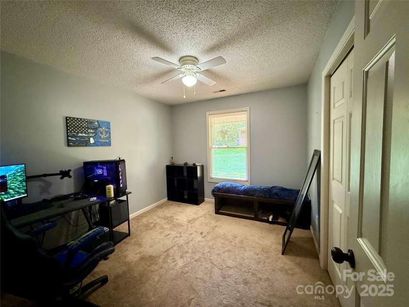 117 Lincoln Village Drive, Statesville, NC 28677.  MLS# CAR4266016, YatesRealty ID 19962. 