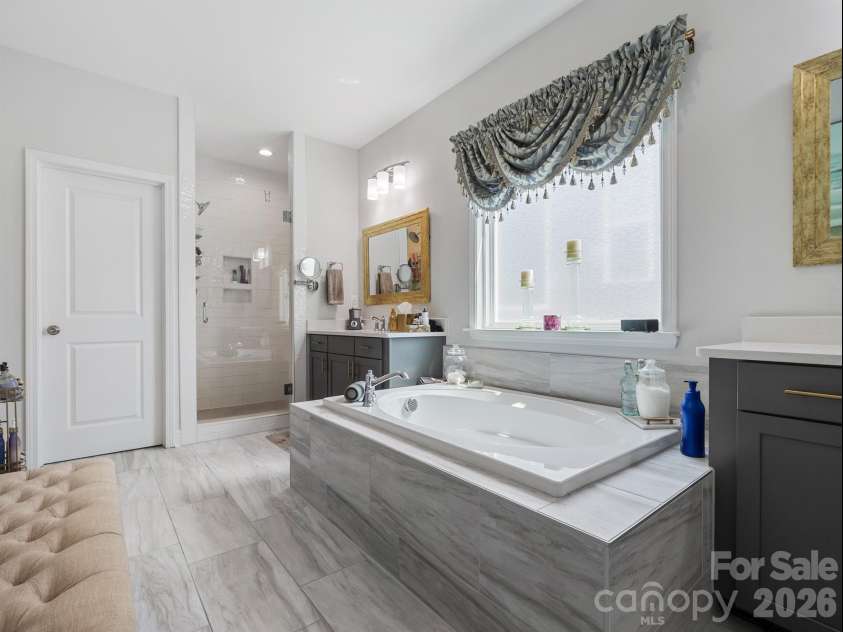 15213 Shallow Ridge Road, Charlotte, NC 28278.  MLS# CAR4348815, YatesRealty ID 19963. 